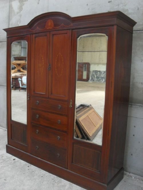 Superb Victorian/edwardian Mahogany Inlaid Triple Sectional Compactum Wardrobe