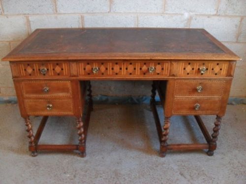 Arts & Crafts Edwardian Light Oak and Inlaid Pedestal Desk