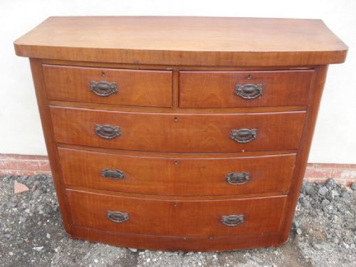 Victorian Mahogany Bow Front Chest of 2 Over 3 Drawers