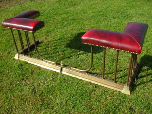 Brass Extendable Leatherette Seated Club Fender