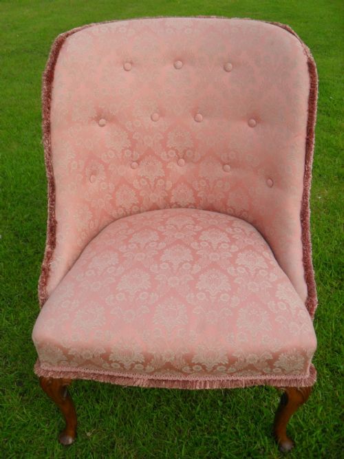 Damask Button Upholstered Tub Nursing Chair