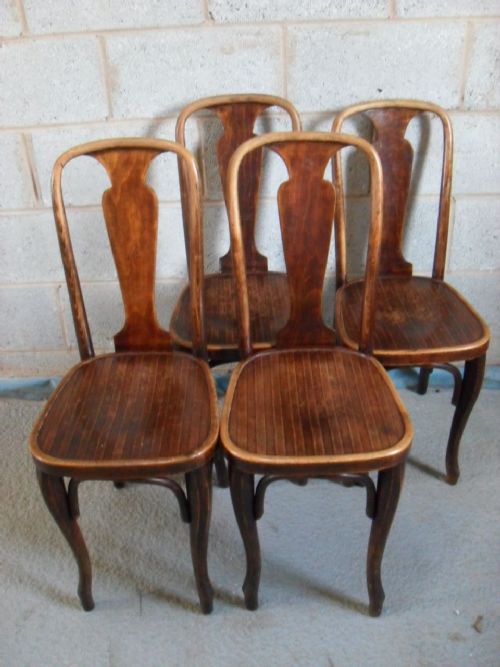 Lovely Set of 4 Vase Splat Back Bentwood Kitchen Dining Chairs