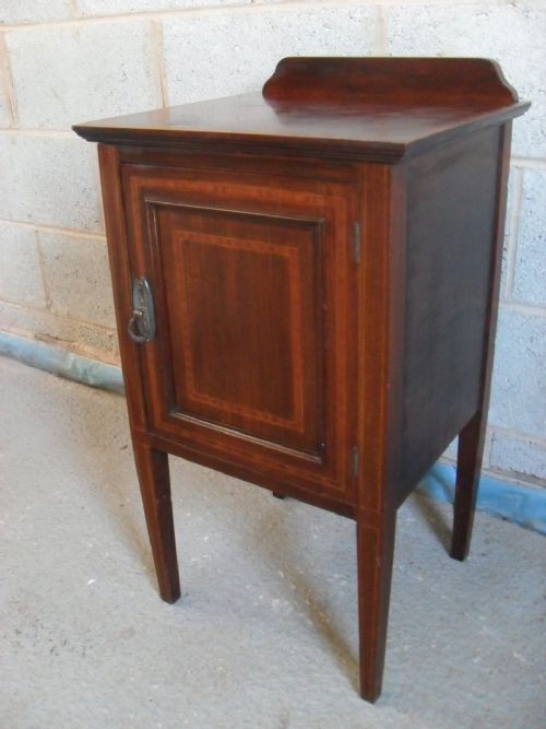 Edwardian Mahogany with Boxwood Crossbanding and Inlay Bedside Pot Cupboard