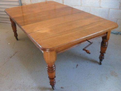 Quality Victorian Sturdy Light Oak Wind-out Extending Dining Table