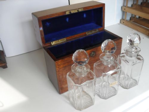 19th Century Oak Box 3 Bottle Tantalus Drinks Set with Brass Plaque to Top