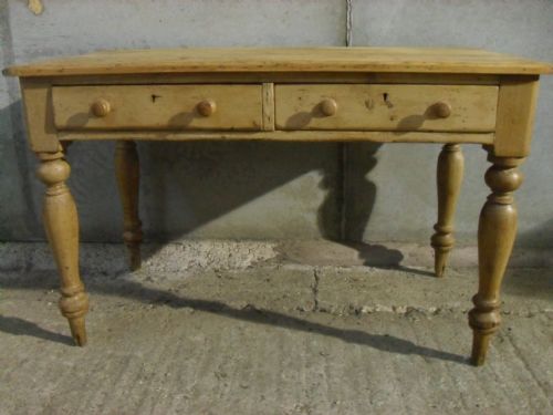 Victorian Pine 2 Drawer Kitchen Dining Table Supported on Nicely Turned Feet