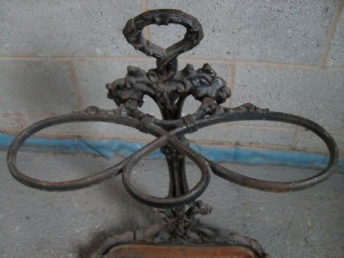 Cast Iron Stick/umbrella Stand with Drip Tray