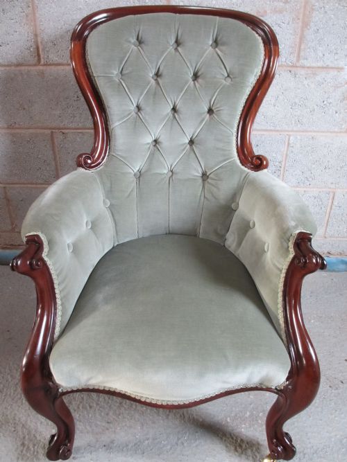 Victorian Show Wood Mahogany Button Upholstered Spoon Back Armchair