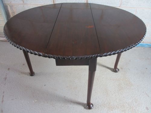 19th Century Mahogany Oval Drop Leaf Dining Table