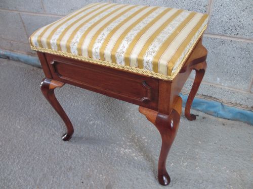 LOVELY EDWARDIAN MAHOGANY DRESSING STOOL - ADDITIONAL PHOTO 1