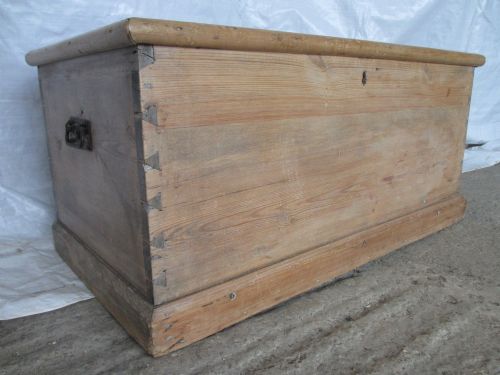 Victorian Pine Blanket Chest / Coffer with Carrying Handles