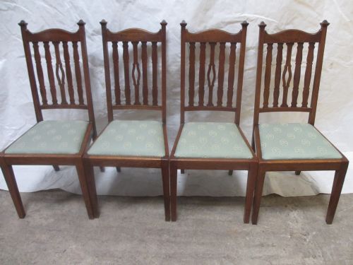 Set of 4 Oak Arts & Crafts Slat Back Dining Chairs