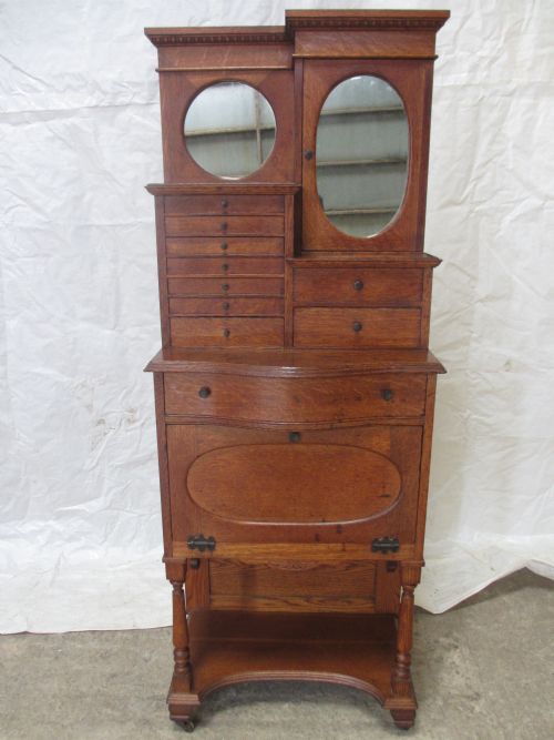 Unusual Arts & Crafts Solid Oak 'Students' Storage Collectors Cabinet