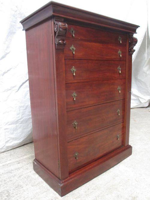 19th Century Quality Mahogany Graduating Drawer Wide Wellington Chest