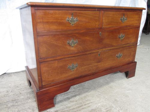 Low and Wide Quality Georgian Mahogany Chest of Drawers