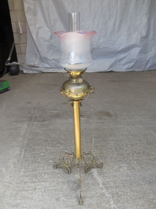 VICTORIAN TALL BRASS HINKS OIL LAMP - ADDITIONAL PHOTO 1