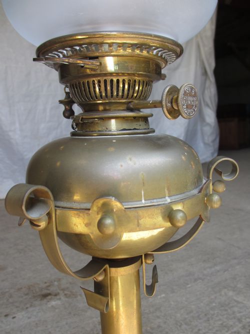 VICTORIAN TALL BRASS HINKS OIL LAMP - ADDITIONAL PHOTO 2