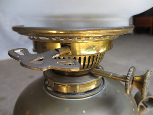 VICTORIAN TALL BRASS HINKS OIL LAMP - ADDITIONAL PHOTO 6
