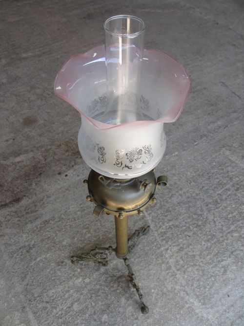 VICTORIAN TALL BRASS HINKS OIL LAMP - ADDITIONAL PHOTO 14