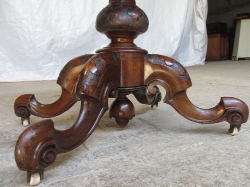 SUPERB 19TH CENTURY CARVED BURR WALNUT DEMILUNE SLIGHTLY OVAL FOLD OVER CARD GAMES TABLE - ADDITIONAL PHOTO 11