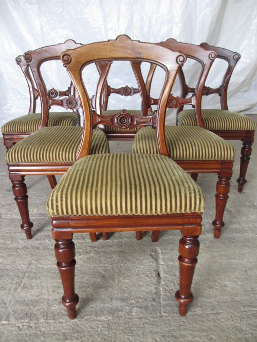 Set of 6 Victorian Mahogany Shaped Balloon Bar Back Dining Chairs