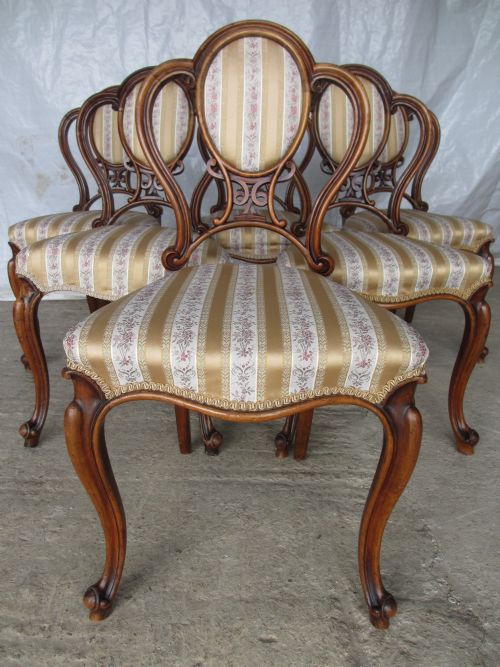 Lovely Unusual Set of 6 Victorian Walnut Shaped Balloon Back Dining Chairs
