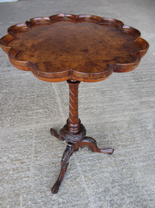 Superb Victorian Burr Walnut Wine / Lamp Table