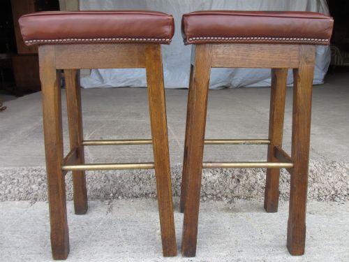 Quality Pair of Oak and Leather Seat Bar Stools