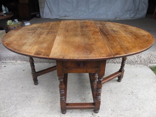 Large Victorian Oak Oval Gate Leg Drop Leaf Dining Table with Turned Supports and Box Stretcher with Drawer