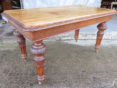 Victorian Carved Oak Dining Table with Bulbous Carved and Tapering Fluted Legs on Castors