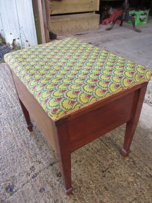 Unusual Edwardian Mahogany Adjustable Piano Dressing Stool