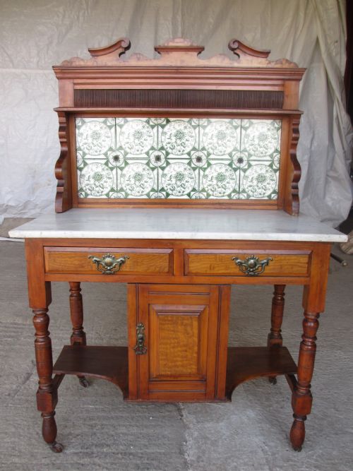 Victorian Mahogany Washstand
