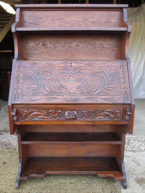 Victorian Carved Oak Lockable Bureau / Bookcase