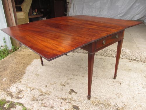 Georgian Mahogany Drop Leaf Pembroke Dining Table