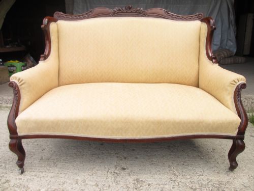 Victorian Mahogany Framed Sofa Settee