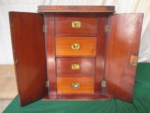 19TH CENTURY WALNUT AND MAHOGANY COLLECTORS CAMPAIGN STYLE 4 DRAWER CABINET - ADDITIONAL PHOTO 4