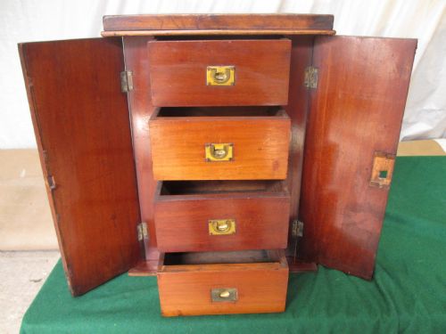 19TH CENTURY WALNUT AND MAHOGANY COLLECTORS CAMPAIGN STYLE 4 DRAWER CABINET - ADDITIONAL PHOTO 5