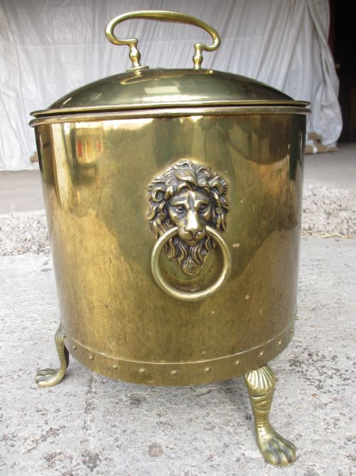 Victorian Circular Brass Log / Coal Bucket with Lion Head Ring Handles