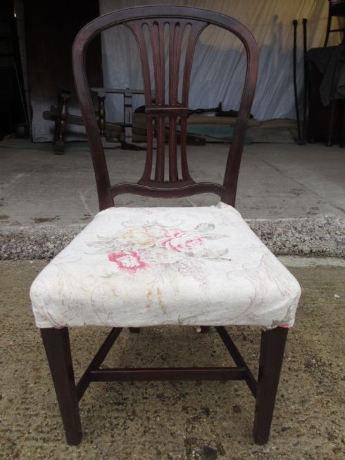 PAIR OF 19TH CENTURY VASE SPLAT BACK MAHOGANY DINING CHAIRS - ADDITIONAL PHOTO 3