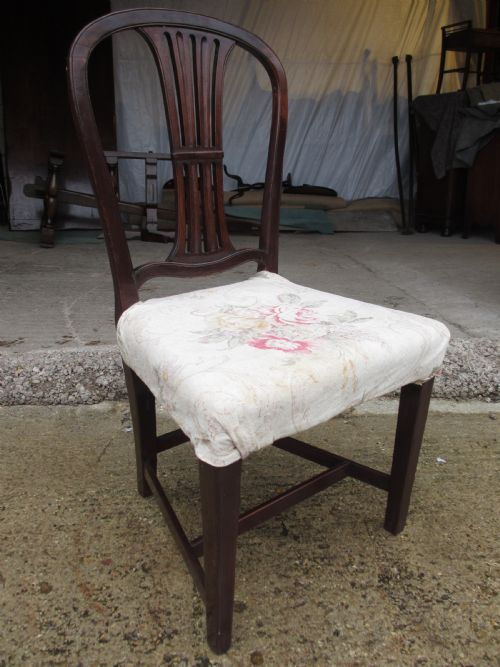 PAIR OF 19TH CENTURY VASE SPLAT BACK MAHOGANY DINING CHAIRS - ADDITIONAL PHOTO 4