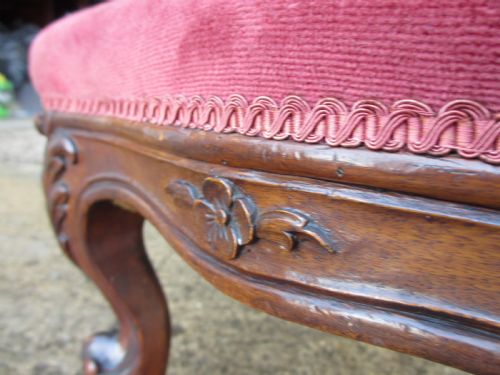 VICTORIAN CARVED MAHOGANY UPHOLSTERED PRIE DIEU CHAIR - ADDITIONAL PHOTO 7