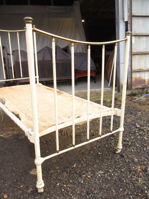 VICTORIAN BRASS AND IRON SINGLE BED - ADDITIONAL PHOTO 4