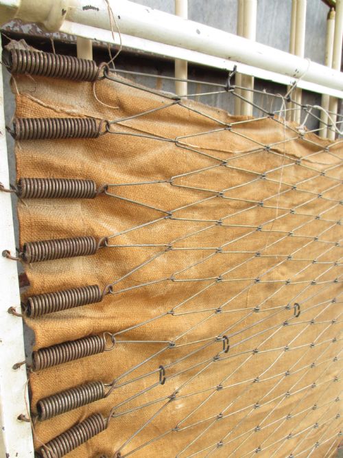 VICTORIAN BRASS AND IRON SINGLE BED - ADDITIONAL PHOTO 16