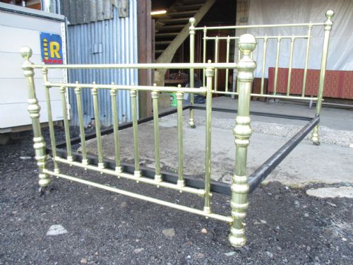 VICTORIAN BRASS DOUBLE BEDSTEAD - ADDITIONAL PHOTO 2