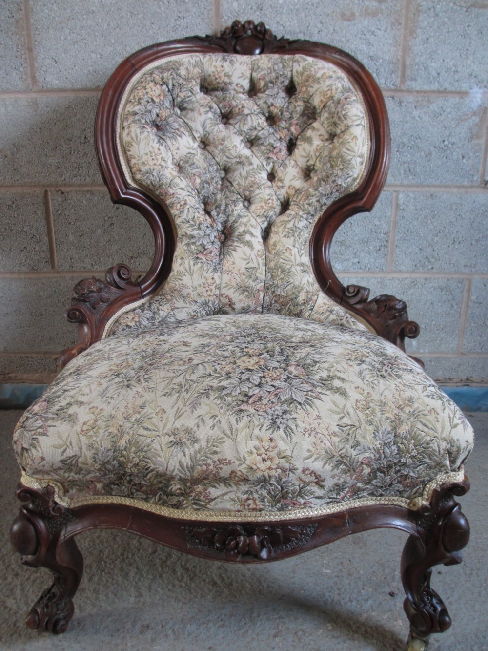 Quality Victorian showood Mahogany button upholstered nursing chair