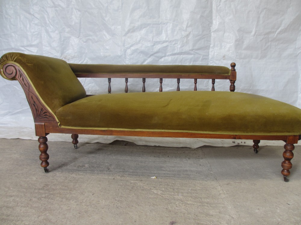 Victorian mahogany green upholstered chaise longue