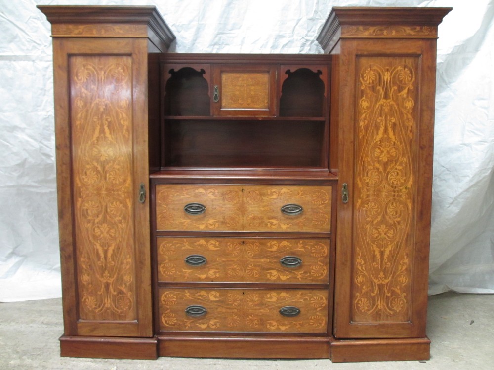 Superb Victorian Mahogany and inlaid compactum wardrobe 
