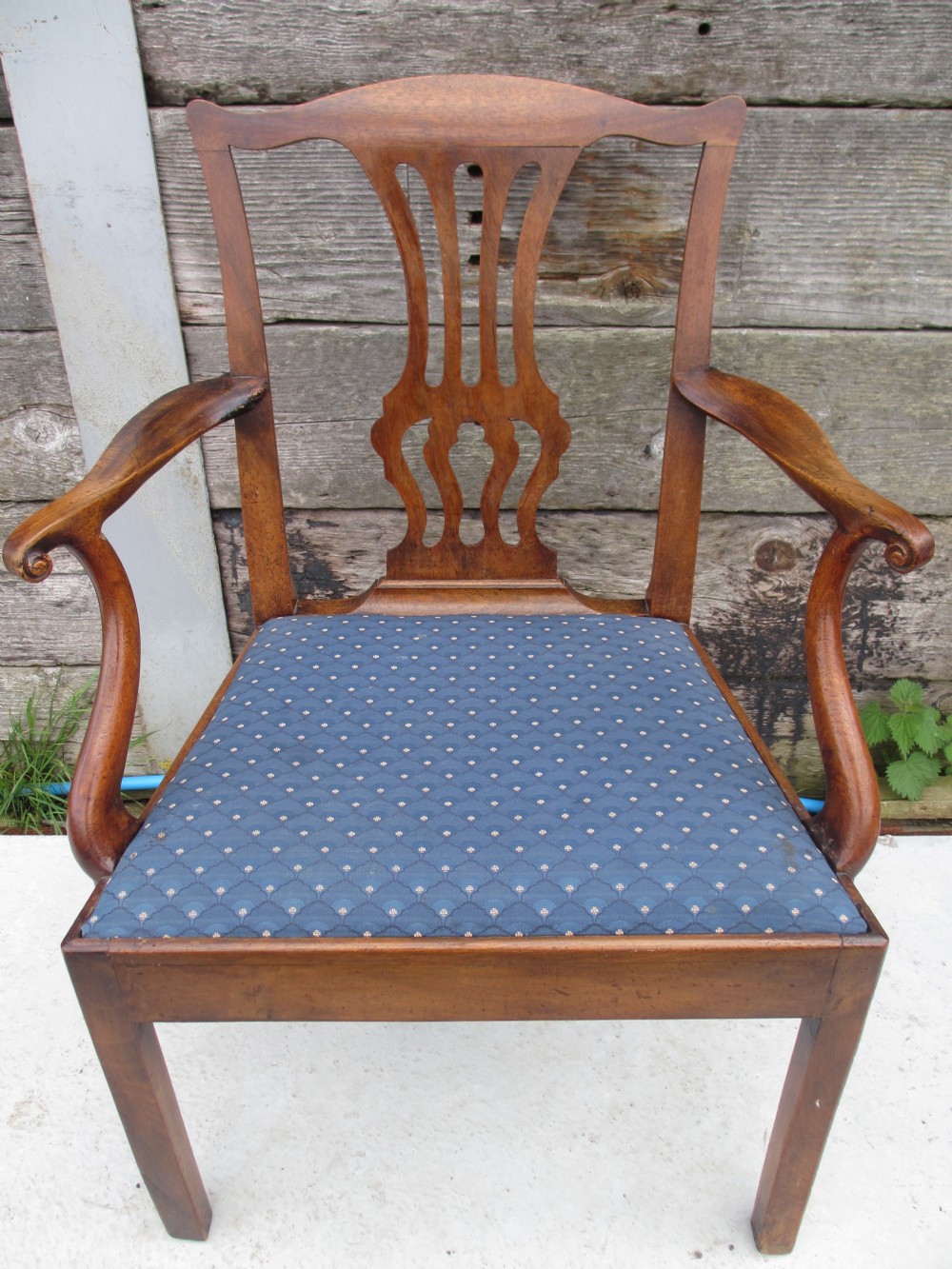 Georgian Mahogany carver vase splat back desk armchair 