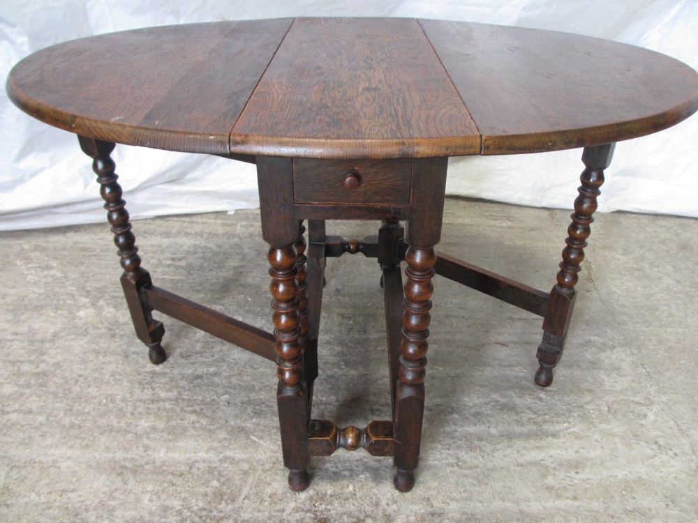 Victorian solid Oak oval bobbin leg gateleg dining table