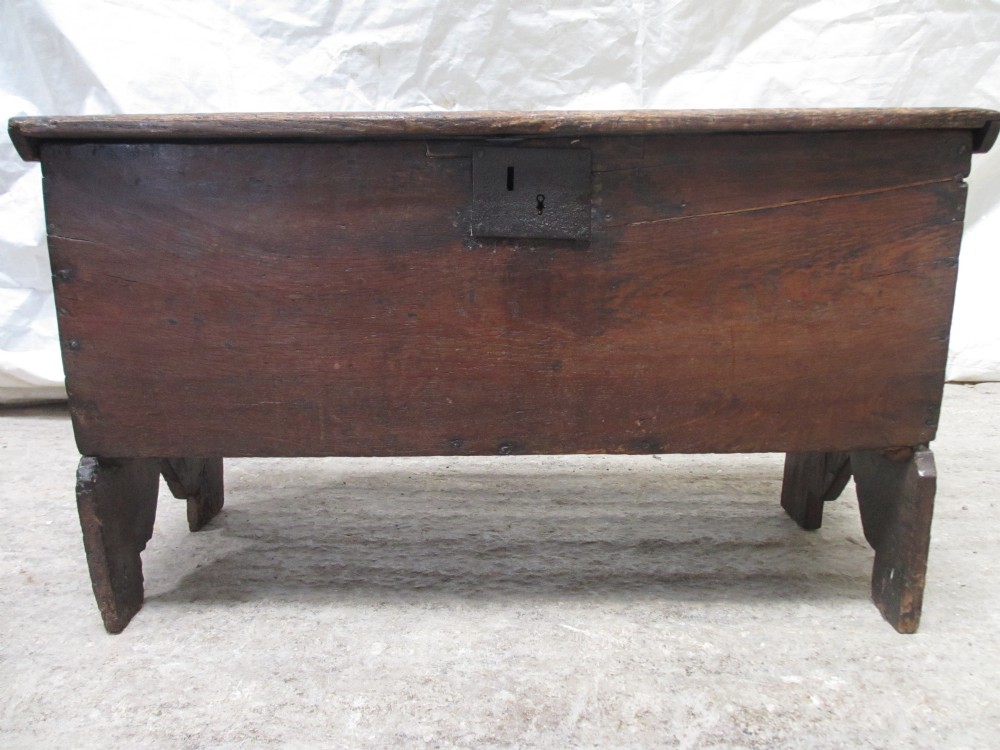 18th Century small Oak and Elm 6 plank coffer 
